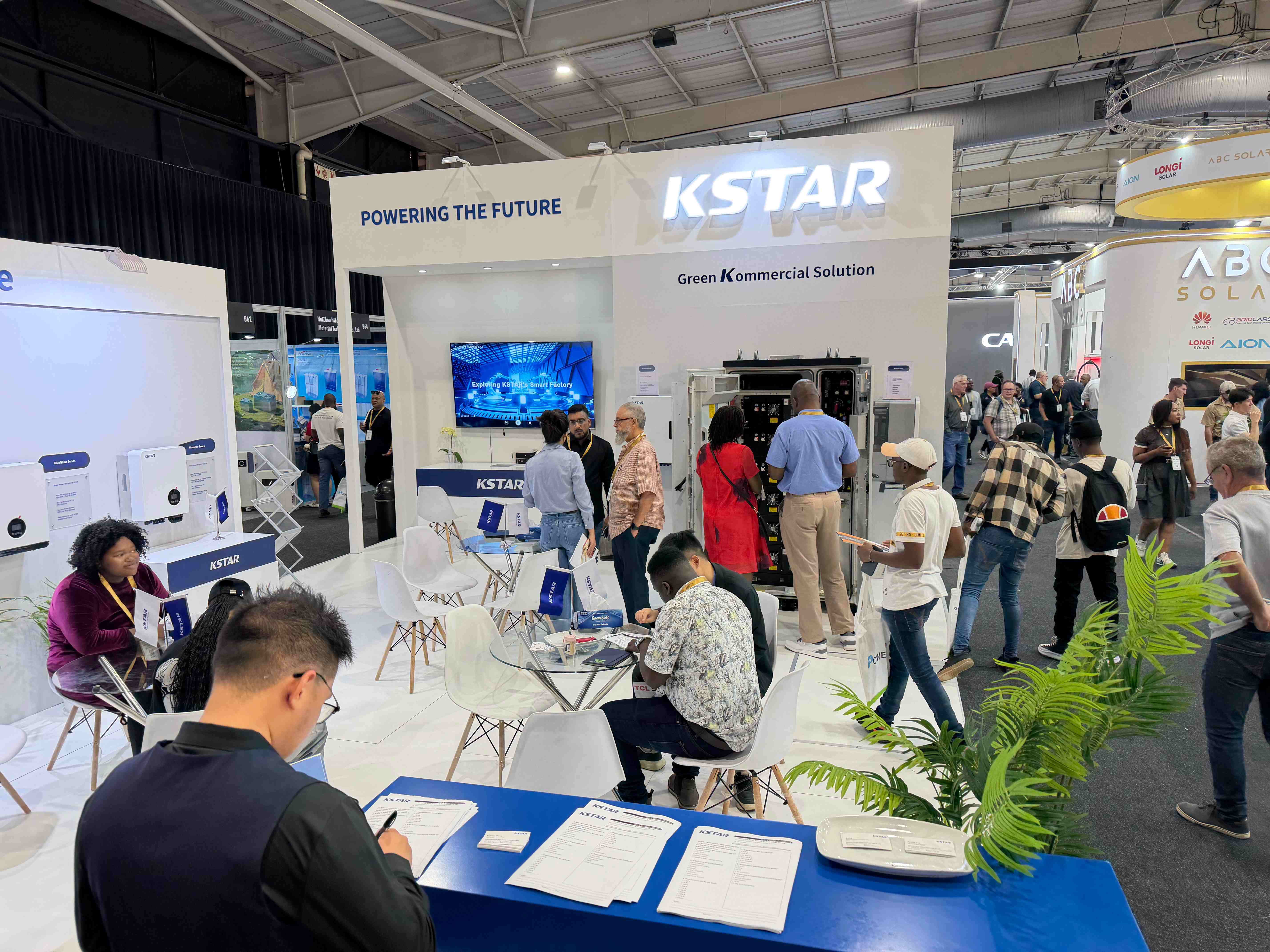 Soluciones solares y de almacenamiento de energía de KSTAR en Solar & Storage Live Africa 2026